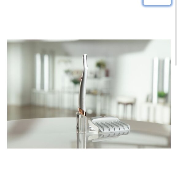 Finishing Touch Flawless: Dermaplane Glo Facial Exfoliator & Hair Remover - NEW - Picture 5 of 6